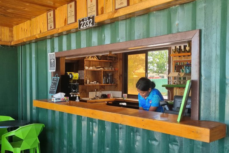 Mary’s-Beach-Café-Kiribati