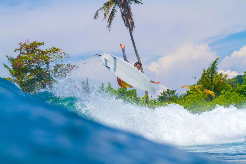 Sustainable-Surf-Travel