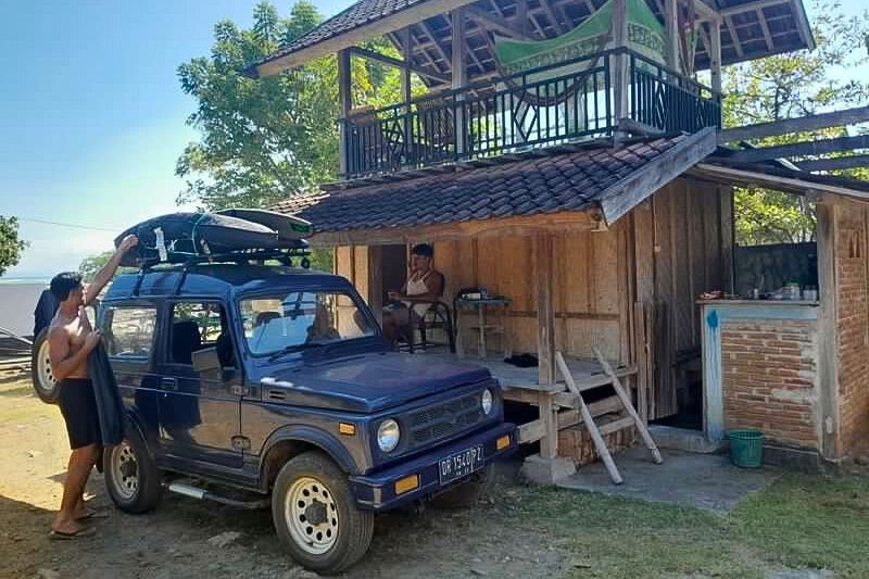 The-Digital-Nomad-Surfer’s-Guide-to-Travelling-with-Surfboards
