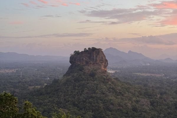Sigiriya-Sri-Lanka-lion-rock